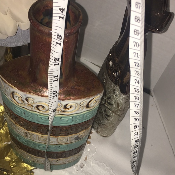 Beautiful Ceramic Vase - Picture 11 of 11